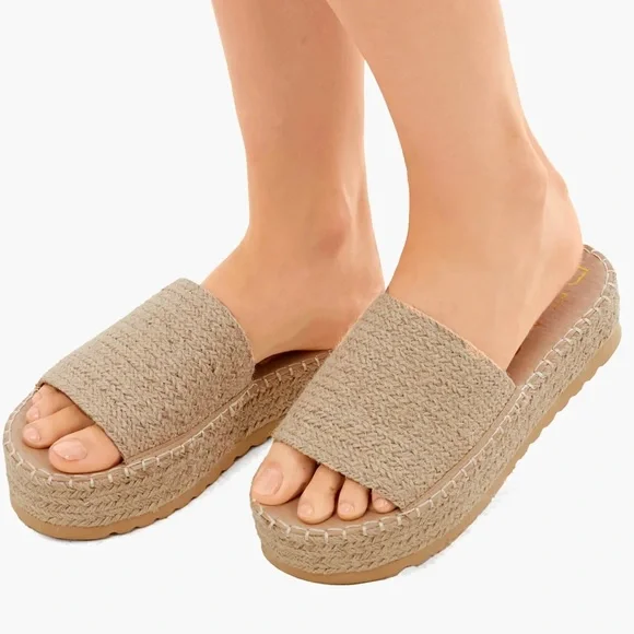 MATISSE
Natural Del Mar Sandals - Picture 3 of 13